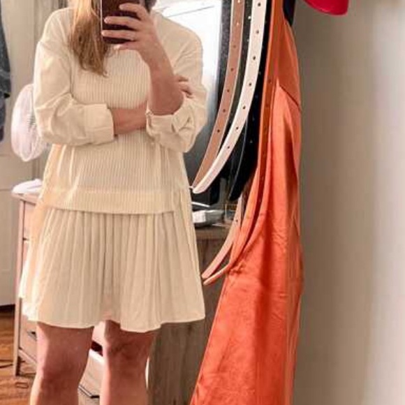 Pleated hem dress - Picture 8 of 9